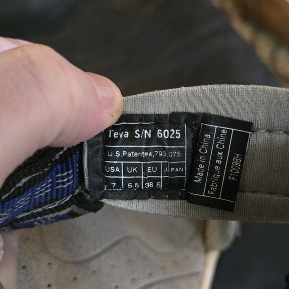 Teva Blue & White gently tested sandals sz7 - Picture 5 of 5